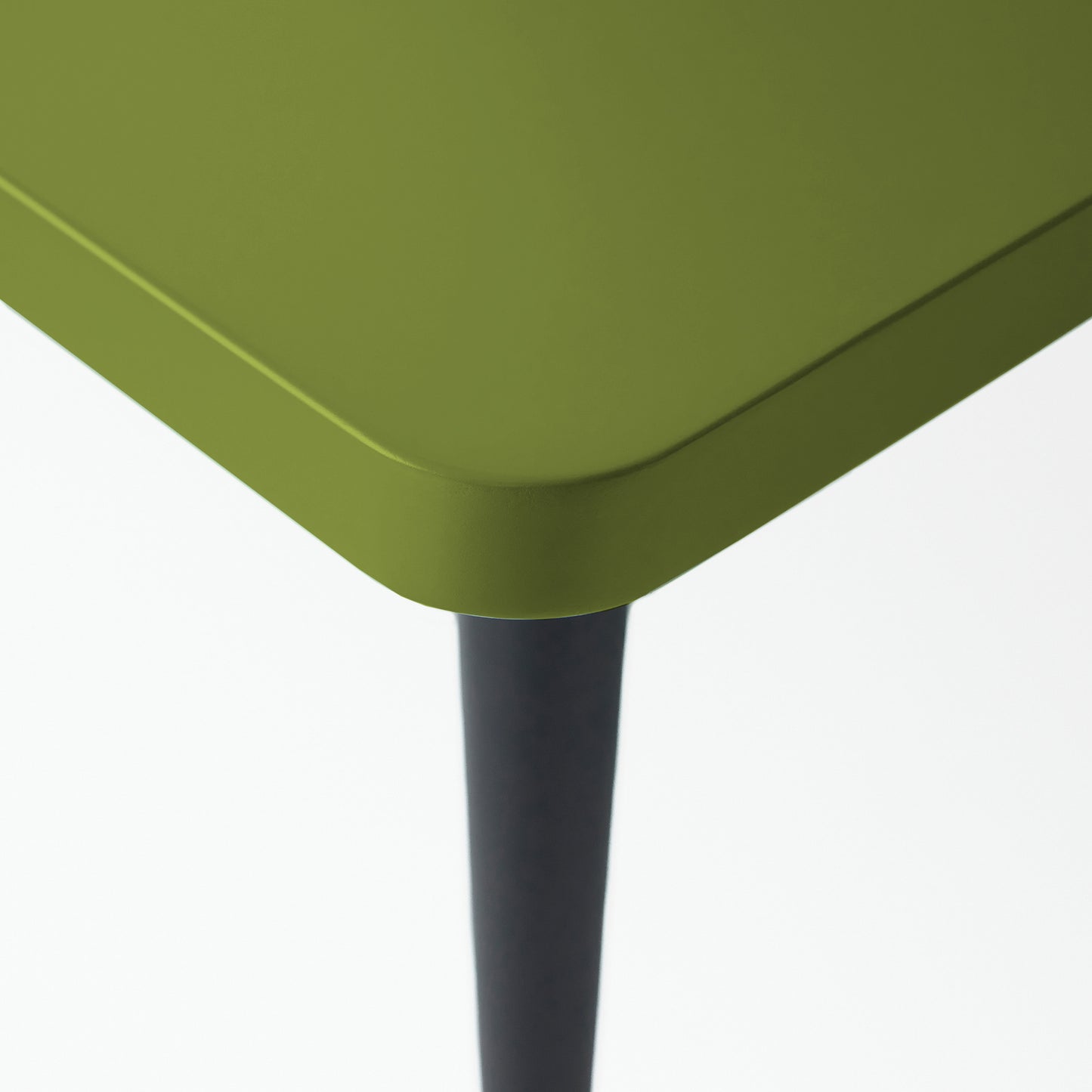 N° 06  - Table basse - 80 x 40 cm - Bois laqué satiné