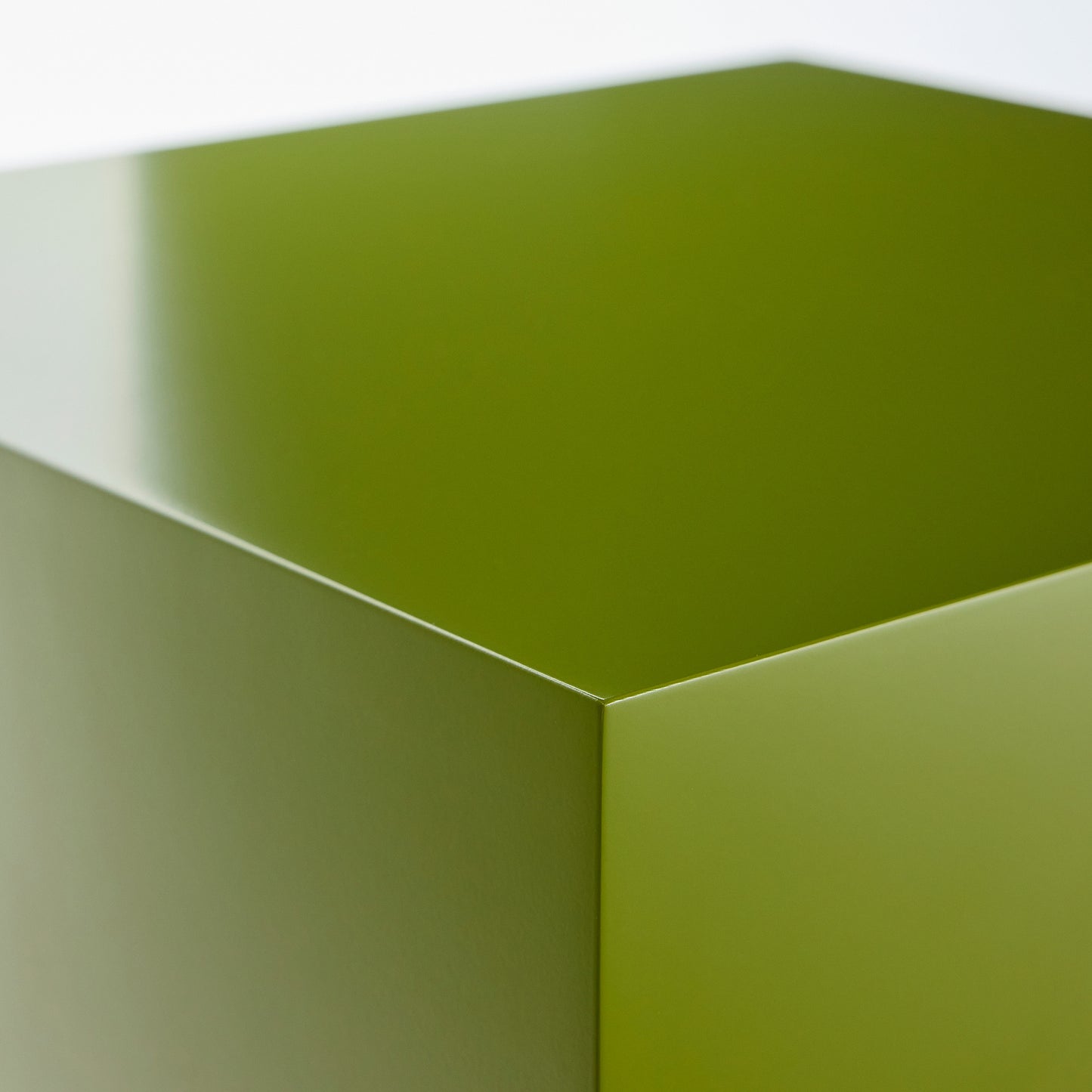 N° 04 Cube - Hauteur 40 cm - Bois laqué satiné